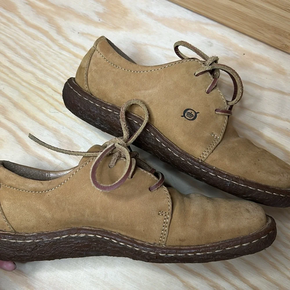 Women's Born Leather Lace-Up Shoes - Casual Everyday Style | Preloved size 7 - Picture 5 of 9